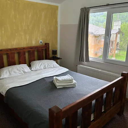 Cabanute Luca Ama Bran Lodge *